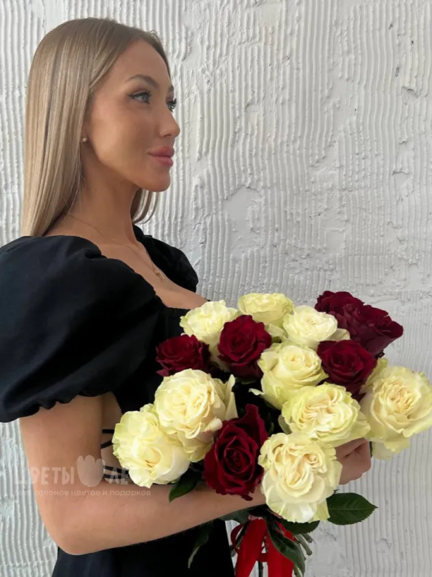 Букет &laquo;Бело-красный соблазн&raquo;