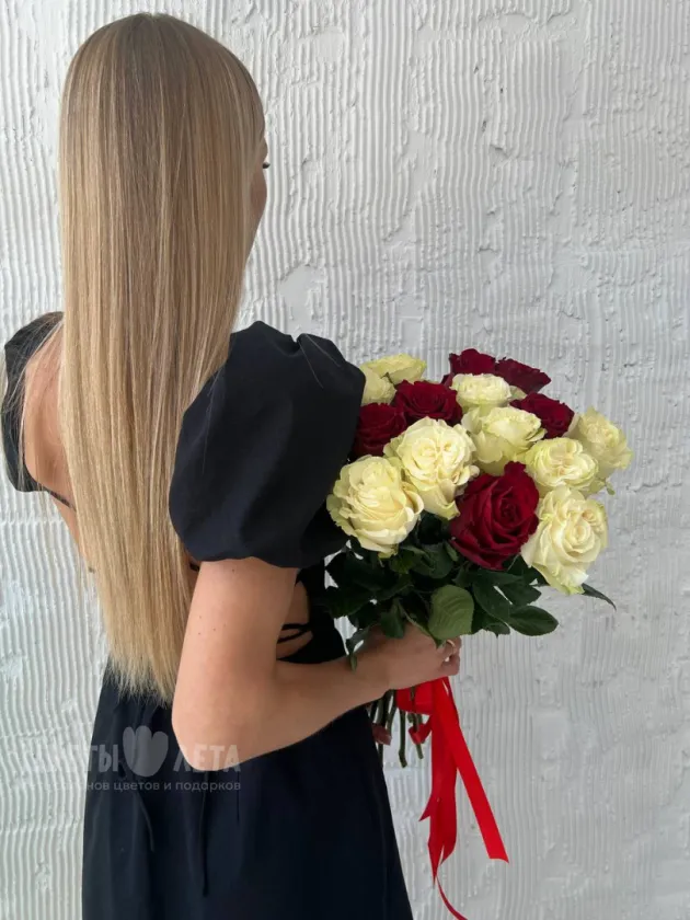 Букет &laquo;Бело-красный соблазн&raquo;