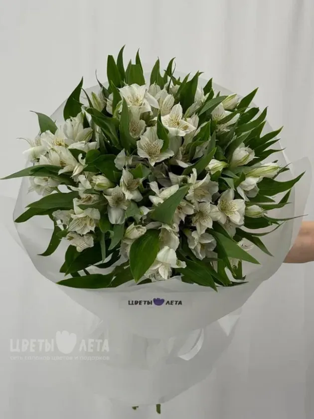 Букет &laquo;Альстромерия: белая магия 15&raquo;