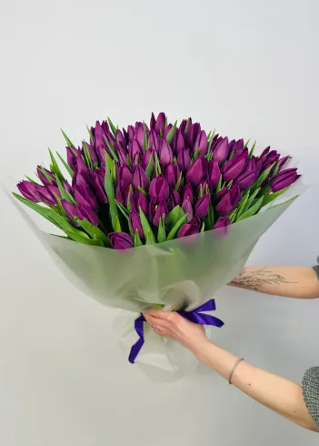 Букет: &laquo;Фиолетовый Тюльпан 101&raquo; от интернет-магазина цветов в 