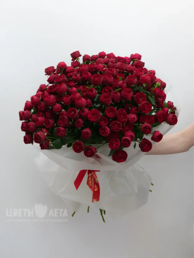 Букет из 51 Красной Кустовой Розы