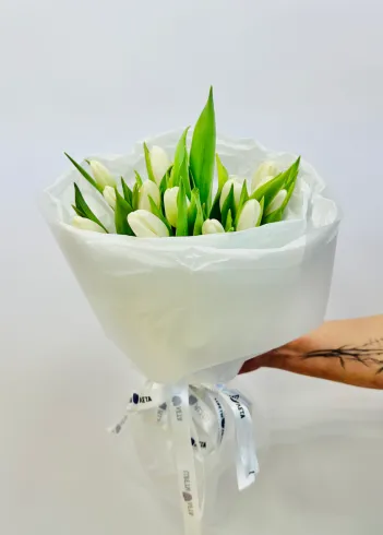 Букет: &laquo;Белые Тюльпаны&raquo;  от интернет-магазина цветов в 