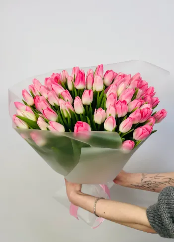 Букет: &laquo;Нежно-розовые тюльпаны 101&raquo; от интернет-магазина цветов в 