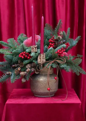 Композиция: &laquo;Новогоднее Чудо&raquo; от интернет-магазина цветов в 