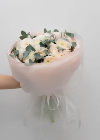 Букет: &laquo;Снежные Ранункулюсы&raquo; от интернет-магазина цветов в 