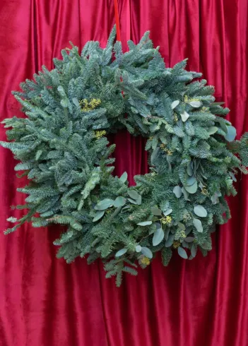 Композиция: &laquo;Тепло Камина&raquo; от интернет-магазина цветов в 