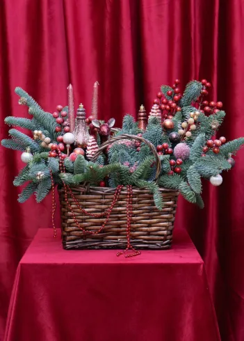 Композиция: &laquo;Королевский Глинтвейн&raquo; от интернет-магазина цветов в 