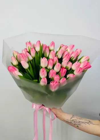 Букет: &laquo;Нежно-розовые Тюльпаны 51&raquo; от интернет-магазина цветов в 