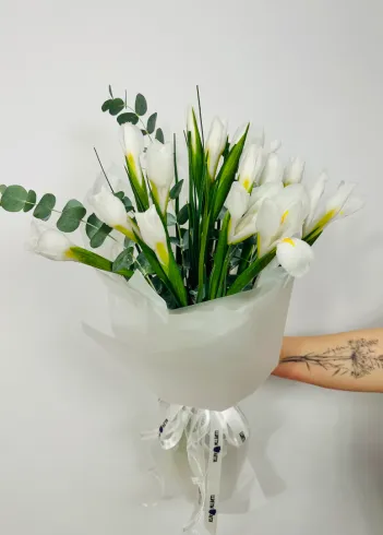 Букет: &laquo;Белоснежный Ирис&raquo; от интернет-магазина цветов в 