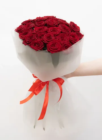 Букет из 25 &laquo;Красной&raquo; Российской Розы 60см 