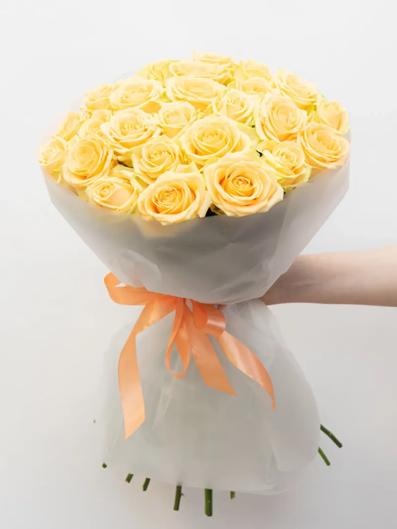 Букет из Российской Розы &laquo;Кремовой&raquo; 60см