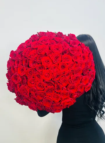 Букет из 101 &laquo;Красной&raquo; Российской Розы 60см  от интернет-магазина цветов в 