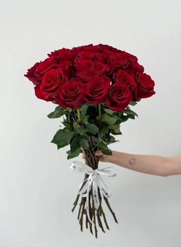 Букет: «Королевский рубин Эквадора 25» от интернет-магазина цветов в 