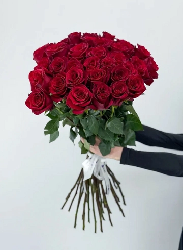 Букет: «Королевский рубин Эквадора 35» от интернет-магазина цветов в 