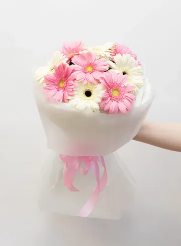 Букет микс герберы &laquo;Белый-Розовый&raquo;  от интернет-магазина цветов в 