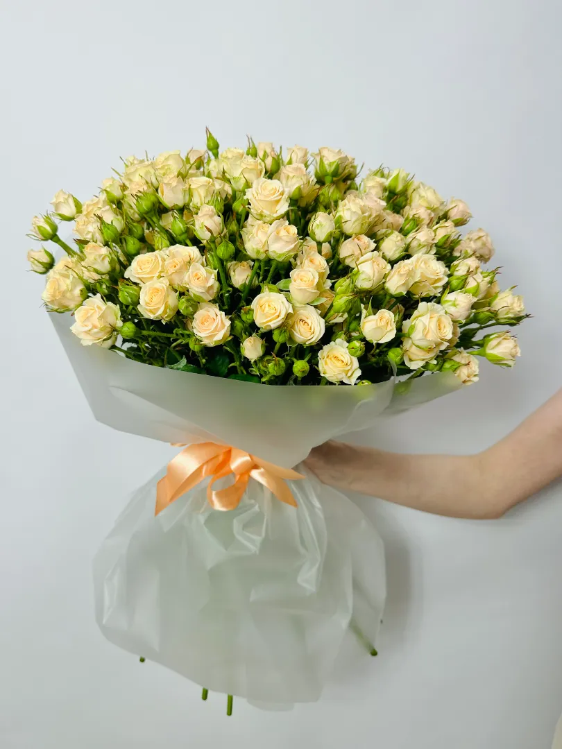 Букет: &laquo;Кремовая Кустовая Роза&raquo;