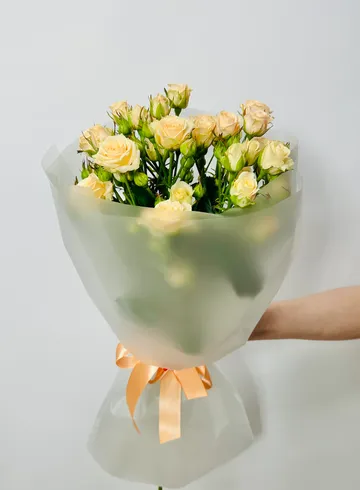 Букет: &laquo;Кремовая Кустовая Роза&raquo; от интернет-магазина цветов в 