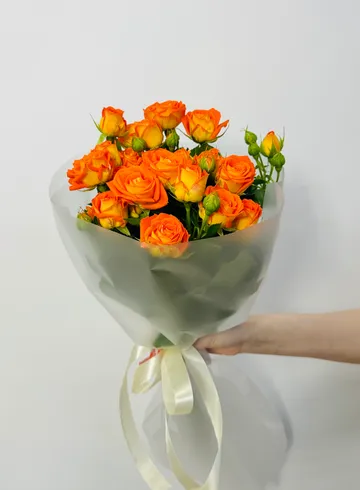 Букет: &laquo;Оранжевая кустовая роза&raquo; от интернет-магазина цветов в 
