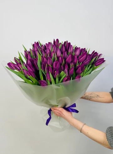 Букет: &laquo;Фиолетовый Тюльпан 101&raquo; от интернет-магазина цветов в 