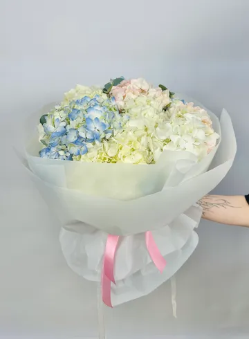Букет: &laquo;Облако Гортензий&raquo;