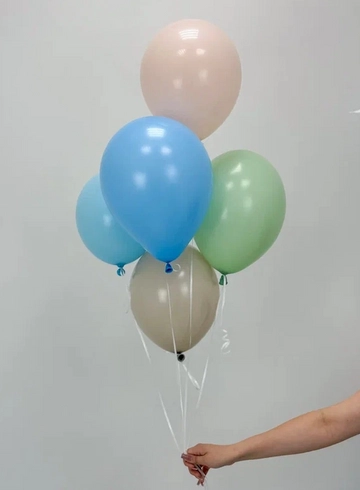 Композиция из латексных шаров «Облако радости» от интернет-магазина цветов в 