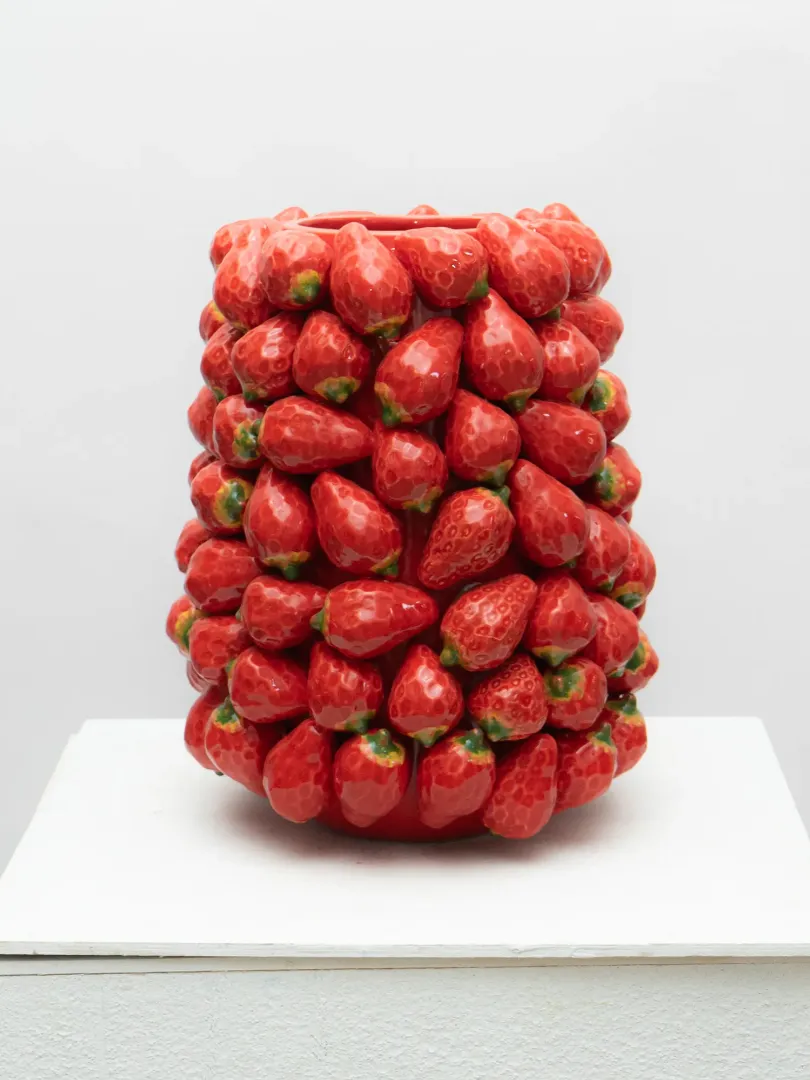 Авторская Интерьерная ваза &laquo;Клубника&raquo;