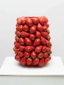 Авторская Интерьерная ваза &laquo;Клубника&raquo; от интернет-магазина «» в 