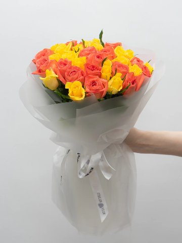 Букет Микс Яркая Роза Кения 45см от интернет-магазина цветов в 