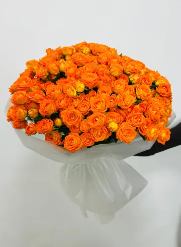 Букет из 51 Кустовой Оранжевой Розы 