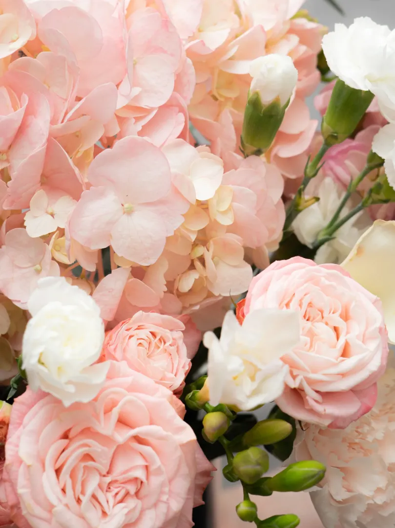 Композиция: &laquo;Цветочный Кулич&raquo;