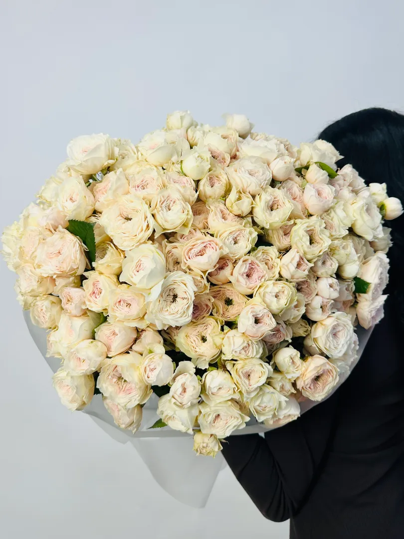 Букет из 51 Кустовой Пионовидной Розы