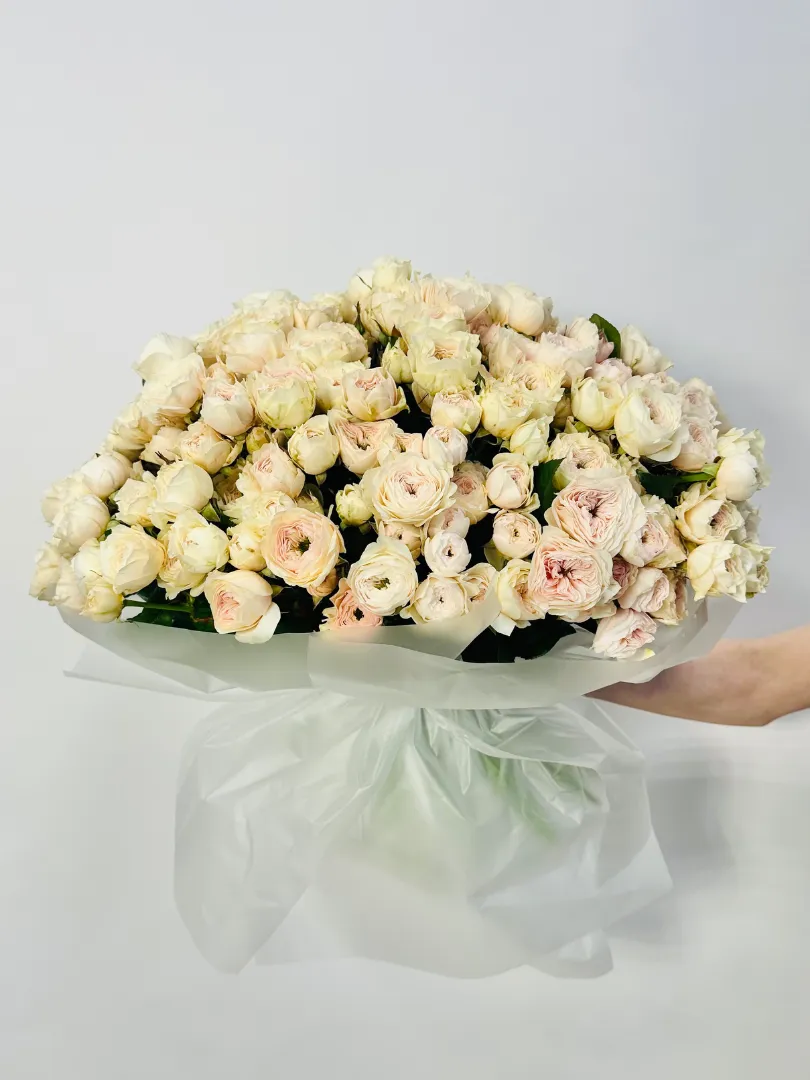 Букет из 51 Кустовой Пионовидной Розы