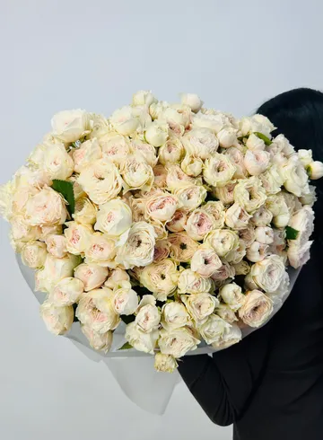 Букет из 51 Кустовой Пионовидной Розы от интернет-магазина цветов в 