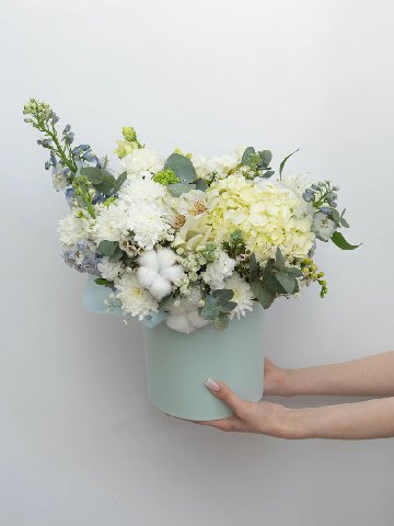 Композиция: &laquo;Стойкий Комплимент&raquo; от интернет-магазина цветов в 