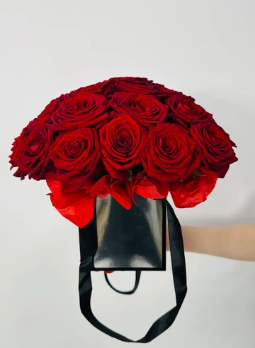 Композиция: &laquo;Вишневый сорбет&raquo; от интернет-магазина цветов в 