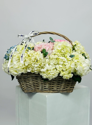 Композиция: &laquo;Поле Гортензий&raquo; от интернет-магазина цветов в 