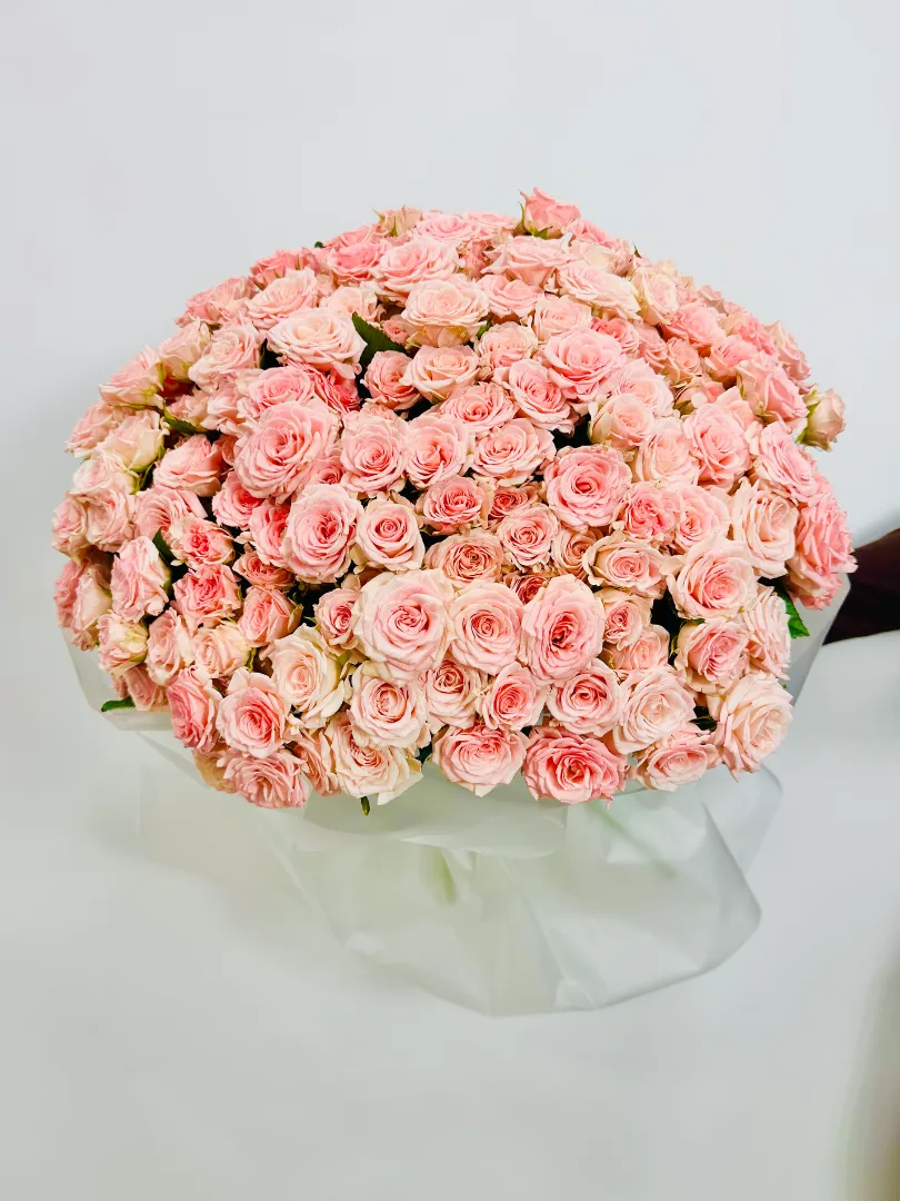 Букет из 51 Кустовой Розы &laquo;Нежность&raquo;